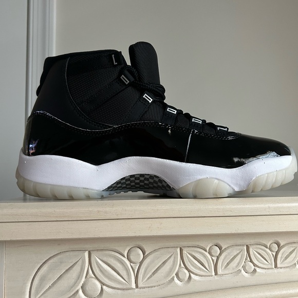 Jordan 11 Retro - Picture 4 of 14